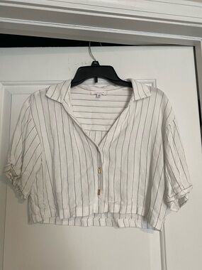 Cropped Striped Button-Front Women’s Top - White with Black Stripes
